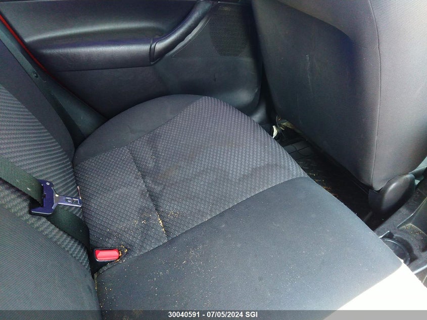 2005 Ford Focus Zx5 VIN: 3FAFP37N75R110131 Lot: 30040591