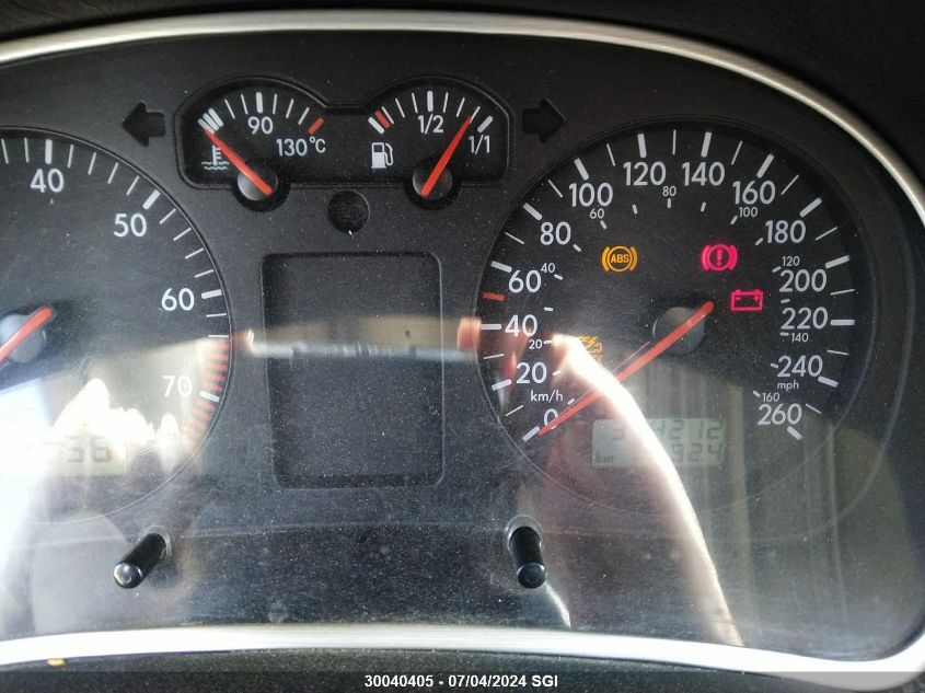 2000 Volkswagen Jetta Gls VIN: 3VWSA29M9YM092657 Lot: 30040405