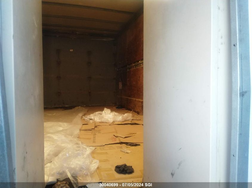 2002 Ford Econoline E350 Super Duty Ctway Van VIN: 1FDWE35F22HA27761 Lot: 30040699