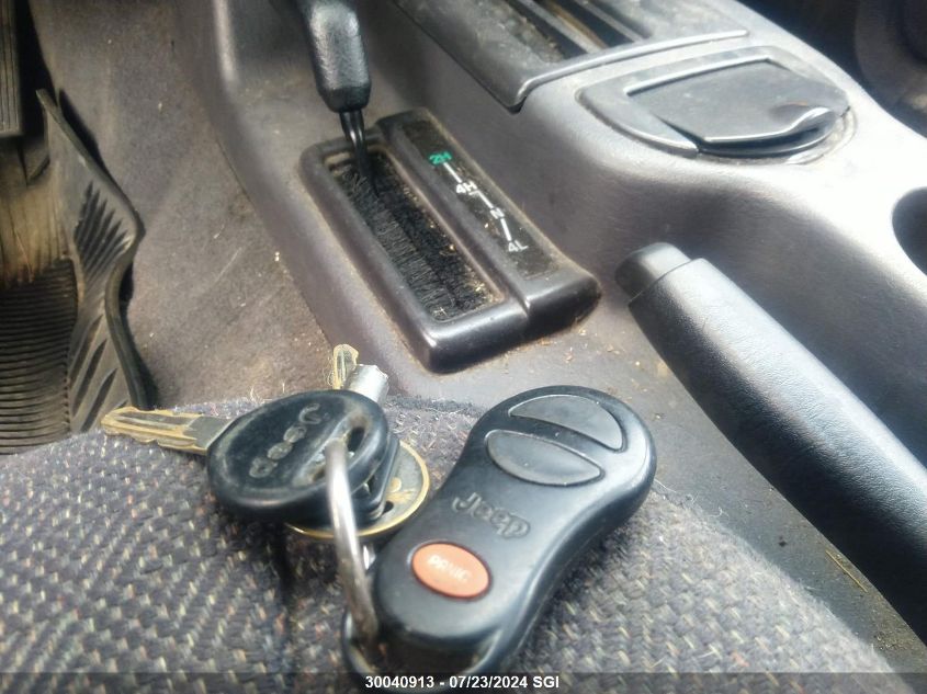 2000 Jeep Cherokee Classic VIN: 1J4FF58S5YL117007 Lot: 30040913