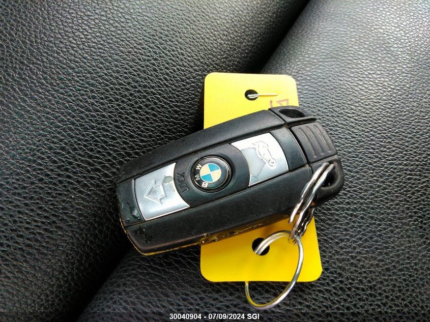 2009 BMW 328 Xi VIN: WBAPK73559A455617 Lot: 30040904