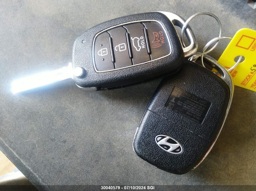 2017 Hyundai Tucson Limited/Sport And Eco/Se VIN: KM8J33A44HU411853 Lot: 30040579