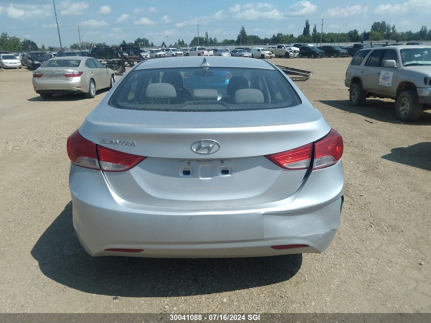 2013 Hyundai Elantra Gls/Limited VIN: 5NPDH4AE7DH240084 Lot: 30041088