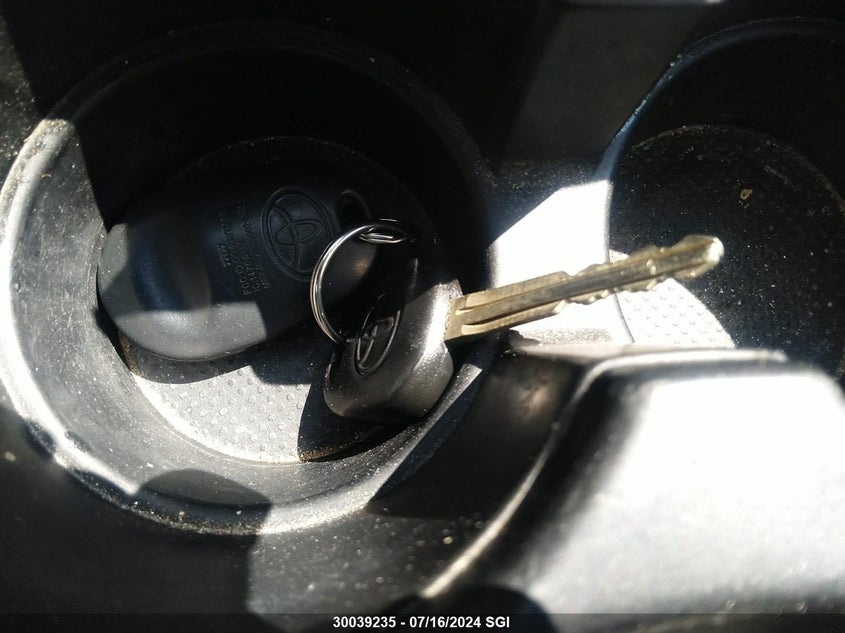 2004 Toyota Sienna Ce/Le VIN: 5TDZA23CX4S120106 Lot: 30039235