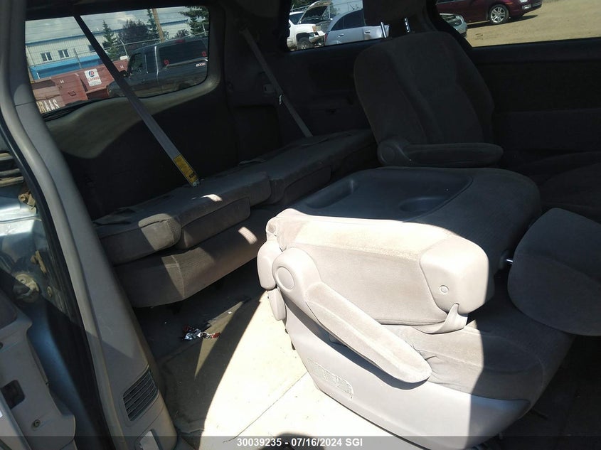 2004 Toyota Sienna Ce/Le VIN: 5TDZA23CX4S120106 Lot: 30039235