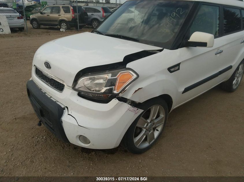 2011 Kia Soul +/!/Sport VIN: KNDJT2A29B7719992 Lot: 30039315