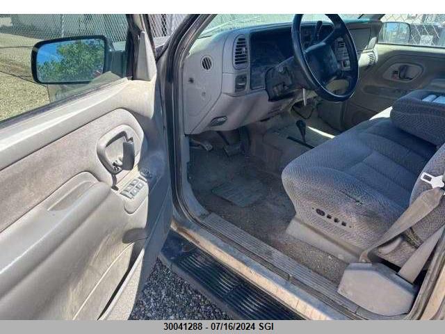 1GKEK13R5WJ735368 1998 GMC Yukon