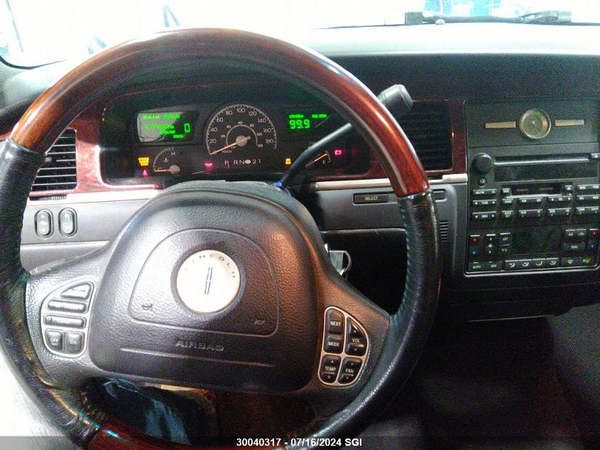 2003 Lincoln Town Car Signature VIN: 1LNHM82W63Y662593 Lot: 30040317