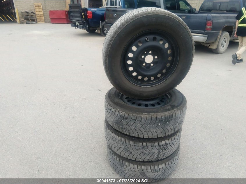 2017 Hyundai Santa Fe Sport VIN: 5XYZUDLB2HG384935 Lot: 30041573