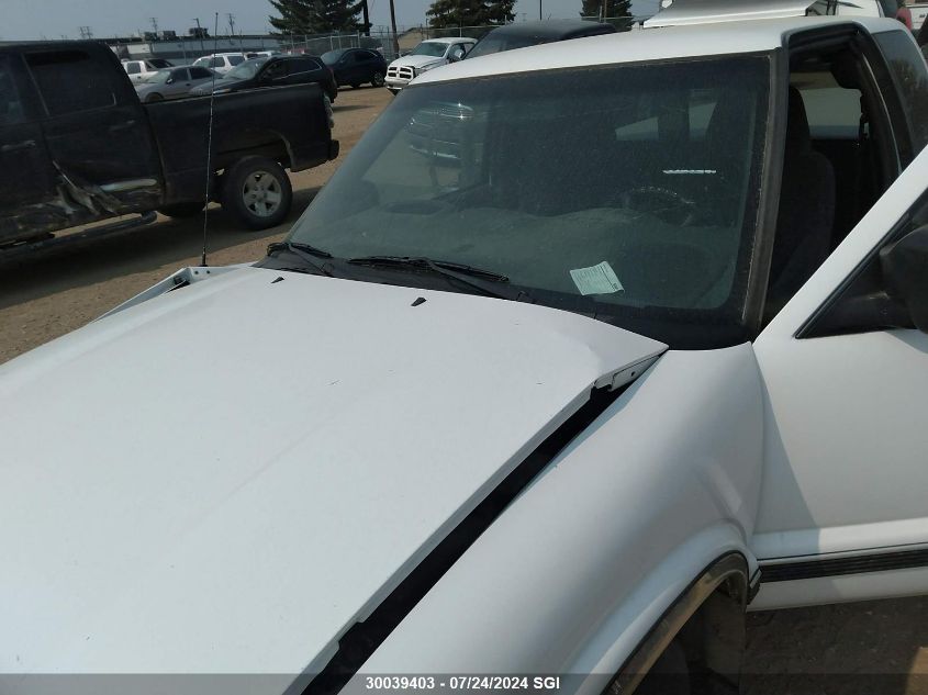 2001 GMC Sonoma VIN: 1GTCS19W518215722 Lot: 30039403