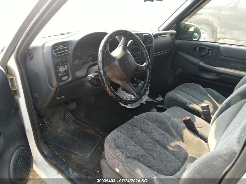 2001 GMC Sonoma VIN: 1GTCS19W518215722 Lot: 30039403