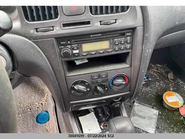 2005 Hyundai Elantra Gls/Gt VIN: KMHDN45D95U104715 Lot: 30041699