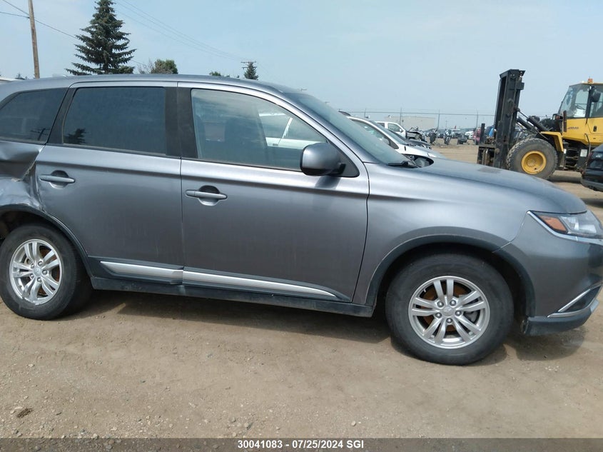 2018 Mitsubishi Outlander Es VIN: JA4AZ2A39JJ601038 Lot: 30041083