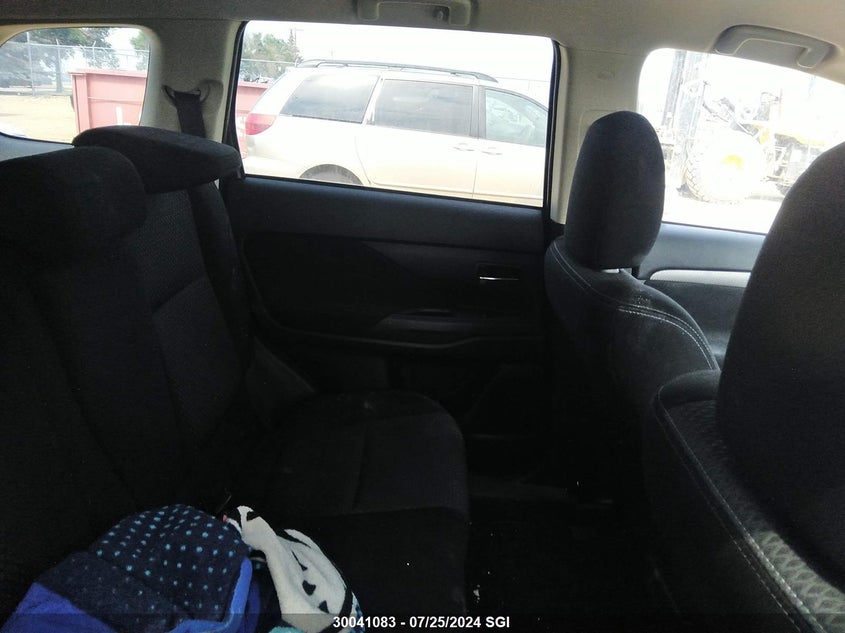 2018 Mitsubishi Outlander Es VIN: JA4AZ2A39JJ601038 Lot: 30041083