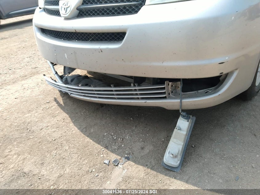 2004 Toyota Sienna Ce/Le VIN: 5TDZA23C34S139564 Lot: 30041636