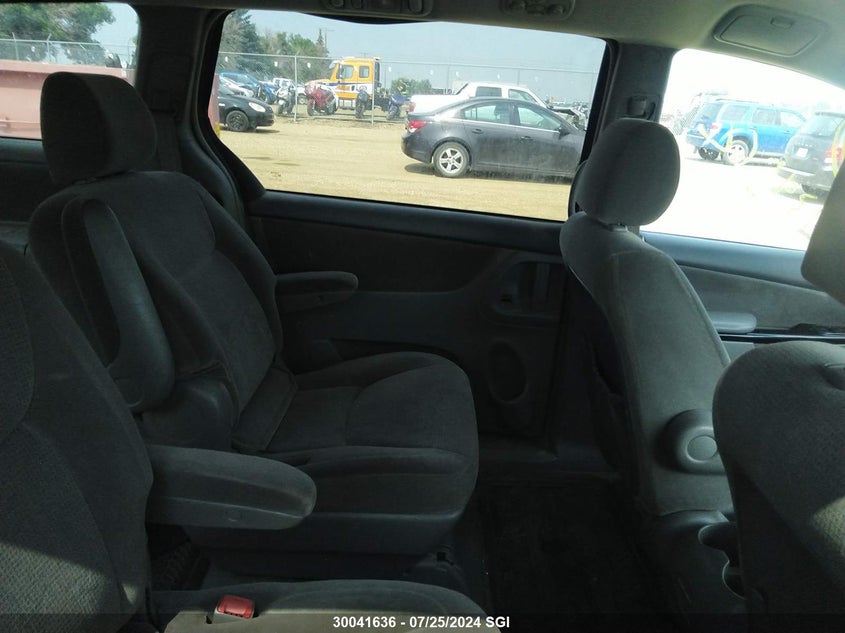 2004 Toyota Sienna Ce/Le VIN: 5TDZA23C34S139564 Lot: 30041636