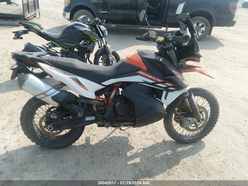 2022 Ktm 890 Adventure R VIN: VBKTR6400NM845185 Lot: 30042017