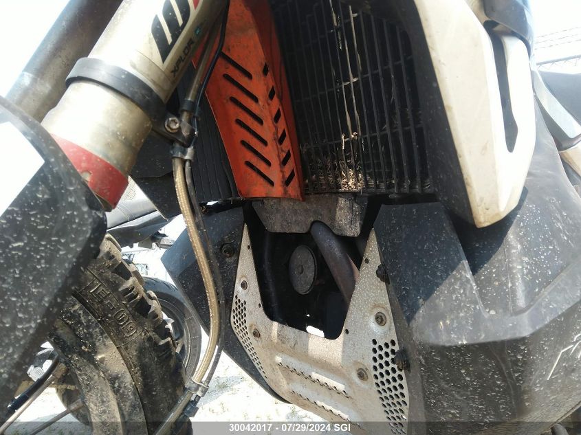 2022 Ktm 890 Adventure R VIN: VBKTR6400NM845185 Lot: 30042017