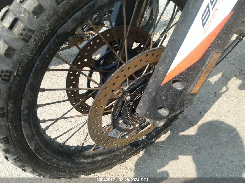 2022 Ktm 890 Adventure R VIN: VBKTR6400NM845185 Lot: 30042017