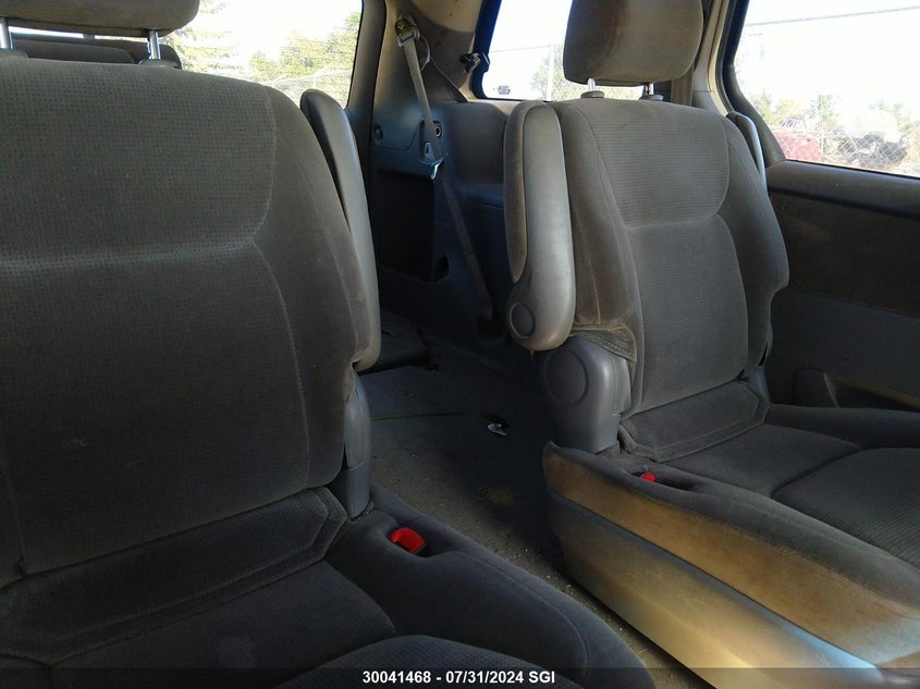 2004 Toyota Sienna Ce/Le VIN: 5TDZA23C84S119455 Lot: 30041468