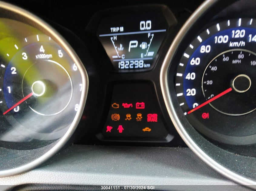 2014 Hyundai Elantra Se/Sport/Limited VIN: 5NPDH4AE7EH471004 Lot: 30041151