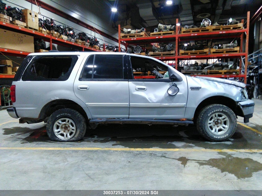 2002 Ford Expedition Xlt VIN: 1FMPU16L92LA44070 Lot: 30037253