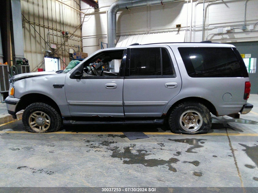 2002 Ford Expedition Xlt VIN: 1FMPU16L92LA44070 Lot: 30037253