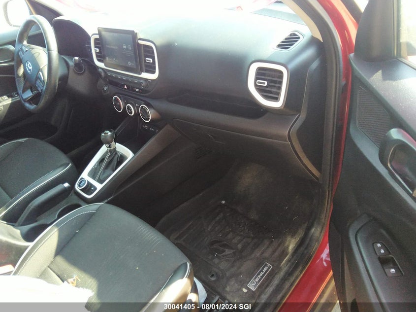 2022 Hyundai Venue Sel/Limited VIN: KMHRC8A37NU151256 Lot: 30041405