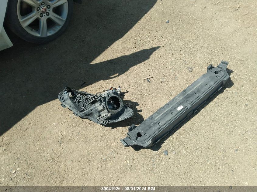 2017 Jaguar Xe Premium VIN: SAJAJ4BN4HA968143 Lot: 30041925