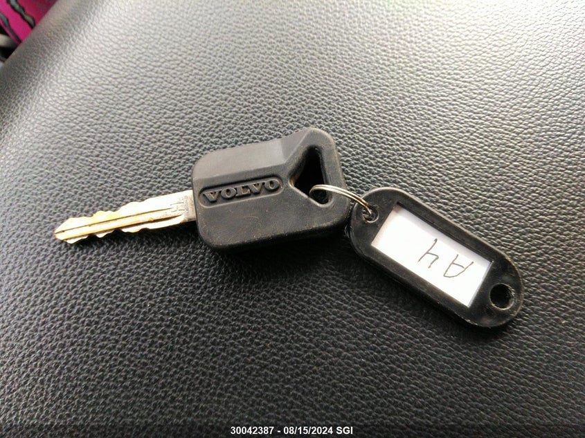 2014 Volvo Vn L VIN: 4V4NC9EJXEN162249 Lot: 30042387