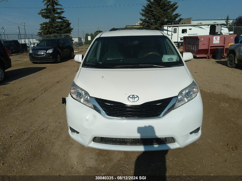2014 Toyota Sienna Le VIN: 5TDKK3DC6ES440172 Lot: 30040335