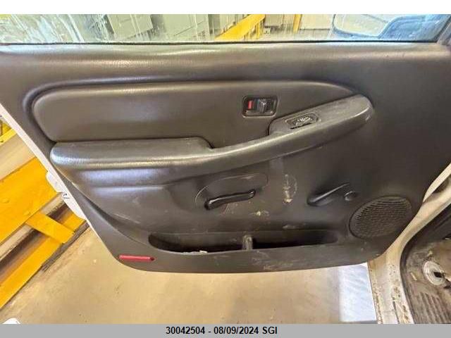 2005 GMC Sierra K2500 Heavy Duty VIN: 1GTHK29U15E145282 Lot: 30042504