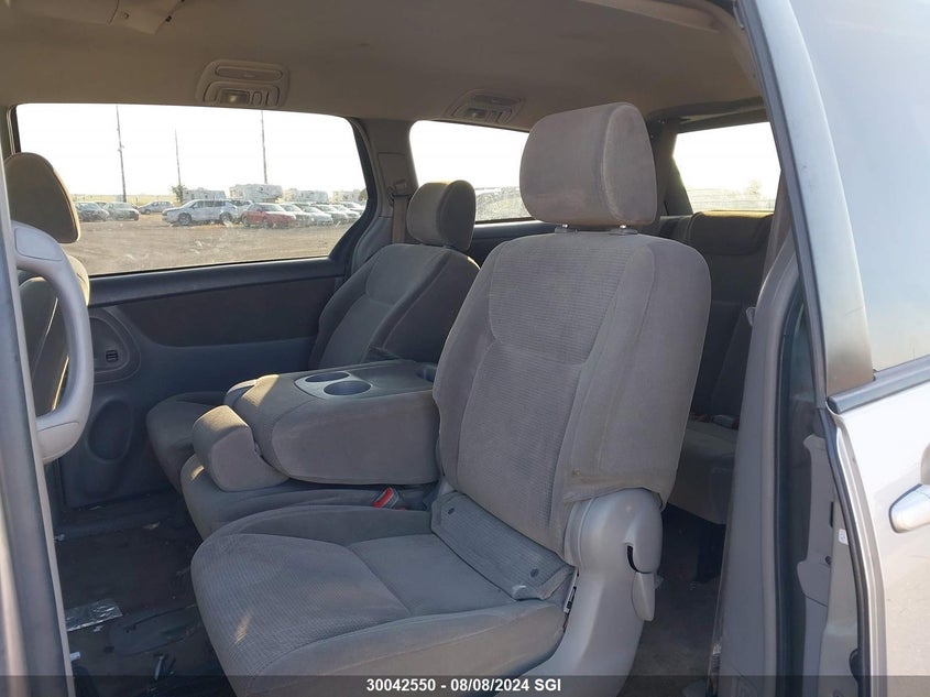 2005 Toyota Sienna Ce/Le VIN: 5TDZA23C15S240118 Lot: 30042550