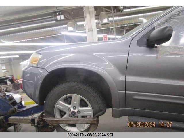 2007 Ford Escape Limited VIN: 1FMYU94107KA27157 Lot: 30042170