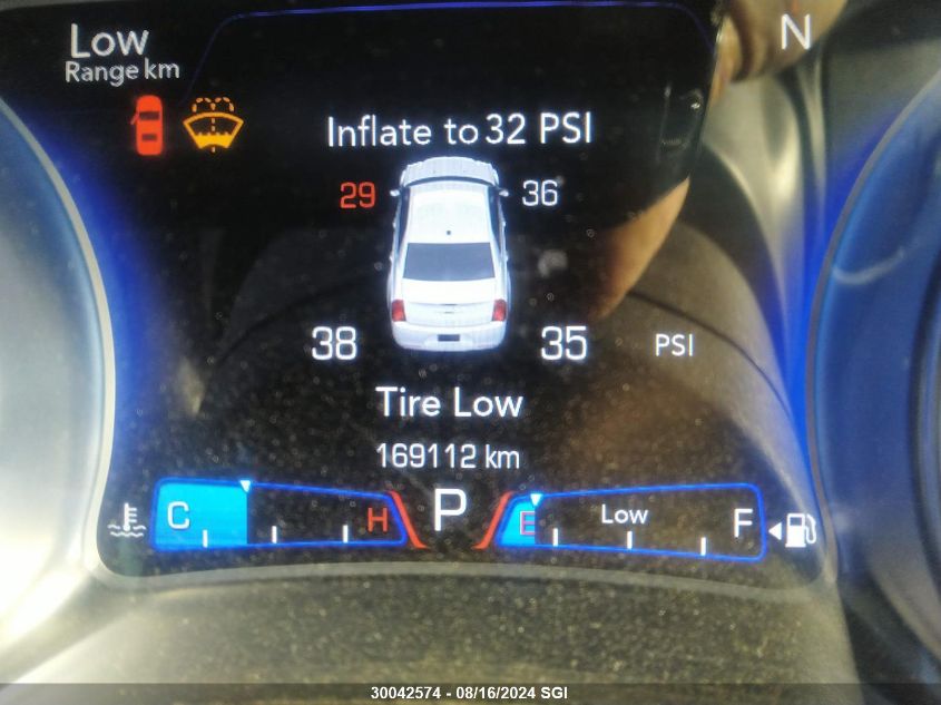 2015 Chrysler 300 Limited VIN: 2C3CCARG0FH767219 Lot: 30042574