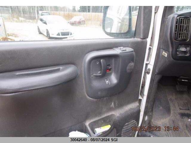 2002 Chevrolet Express G3500 VIN: 1GAHG39RX21179106 Lot: 30042640