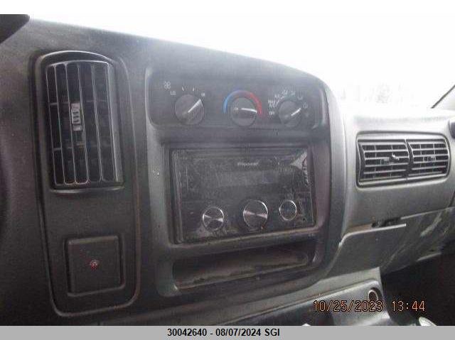 2002 Chevrolet Express G3500 VIN: 1GAHG39RX21179106 Lot: 30042640