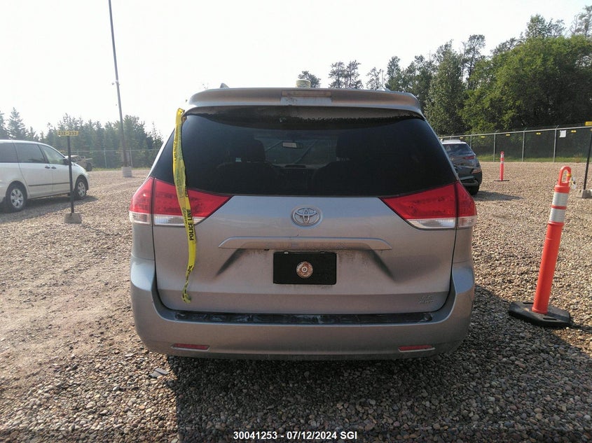 2014 Toyota Sienna Le VIN: 5TDJK3DC2ES082757 Lot: 30041253