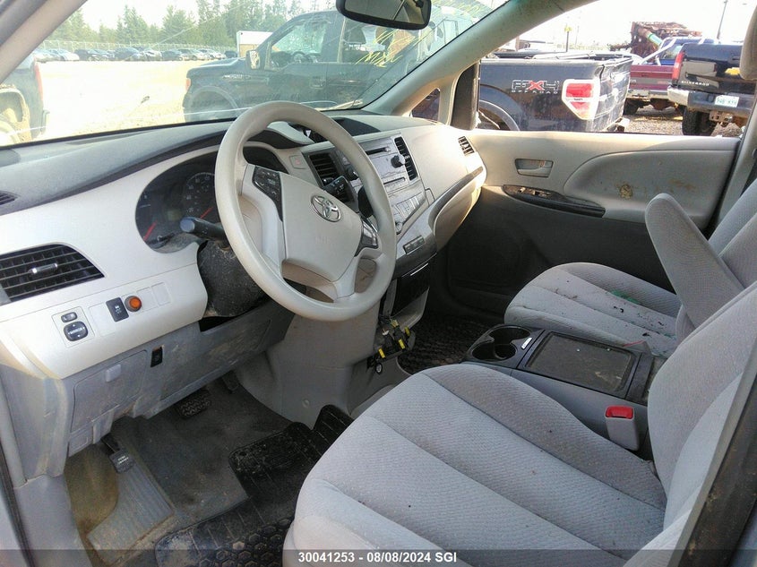 2014 Toyota Sienna Le VIN: 5TDJK3DC2ES082757 Lot: 30041253