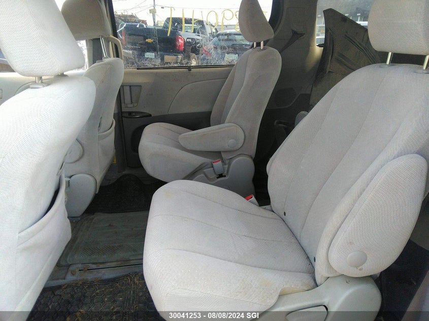 2014 Toyota Sienna Le VIN: 5TDJK3DC2ES082757 Lot: 30041253