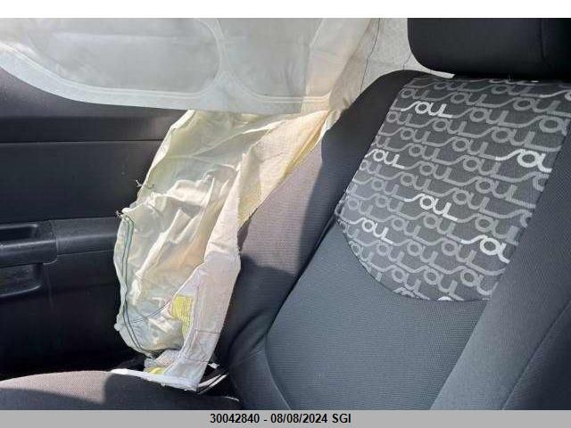 2011 Kia Soul +/!/Sport VIN: KNDJT2A29B7318183 Lot: 30042840