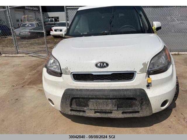 2011 Kia Soul +/!/Sport VIN: KNDJT2A29B7318183 Lot: 30042840