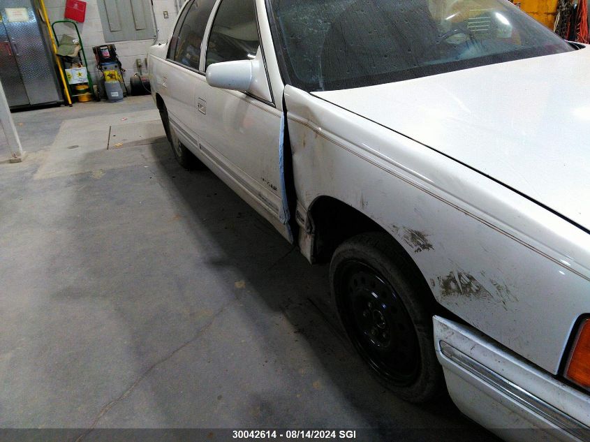 1998 Cadillac Deville VIN: 1G6KD54Y2WU702870 Lot: 30042614