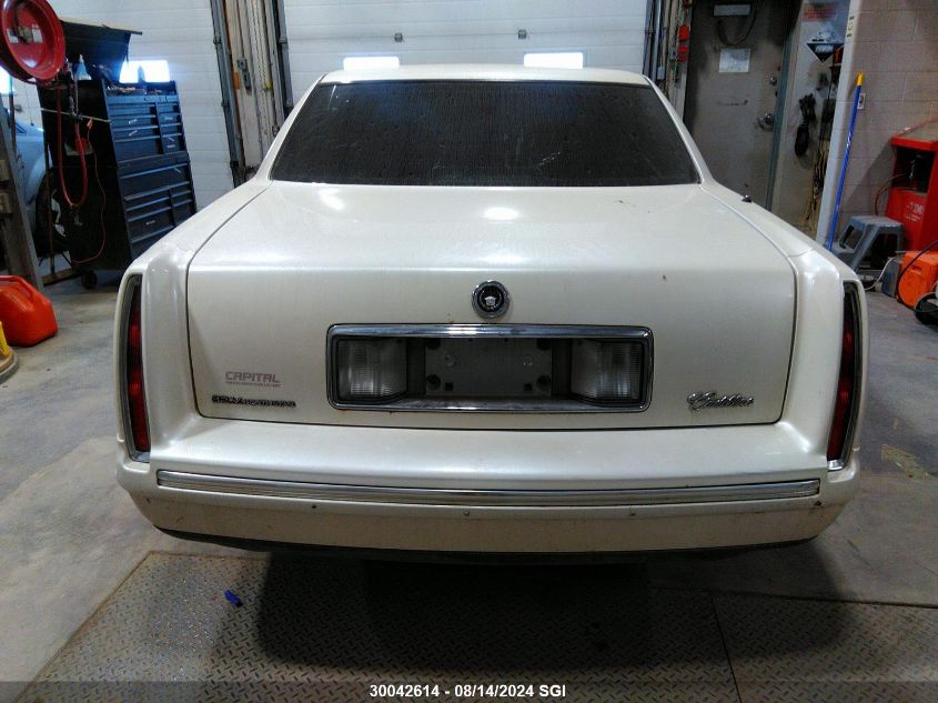 1998 Cadillac Deville VIN: 1G6KD54Y2WU702870 Lot: 30042614