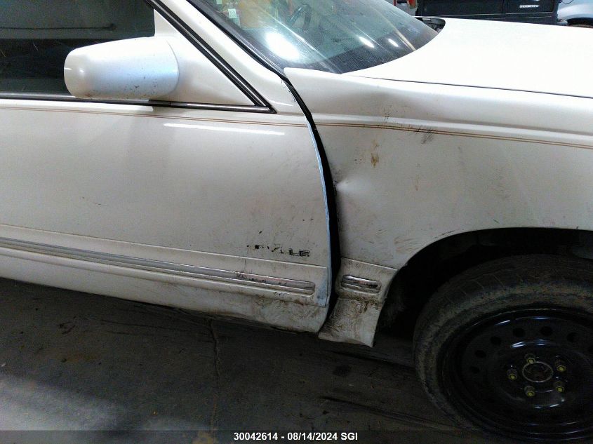 1998 Cadillac Deville VIN: 1G6KD54Y2WU702870 Lot: 30042614