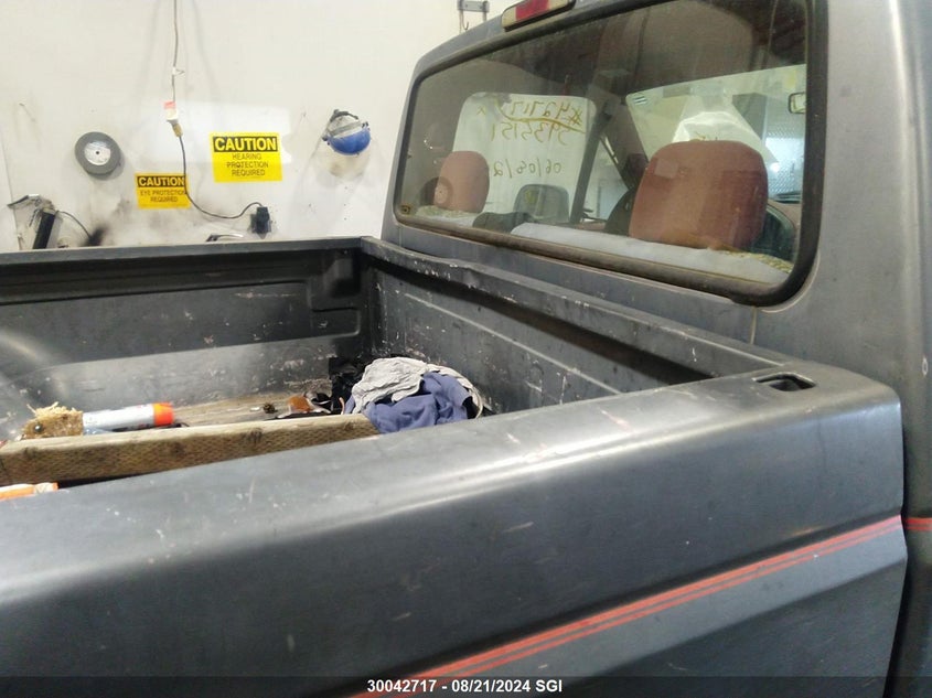 1995 Ford F250 VIN: 2FTHF26H5SCA15860 Lot: 30042717