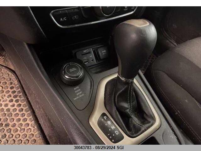 2018 Jeep Cherokee Sport VIN: 1C4PJMAX2JD616792 Lot: 30043783