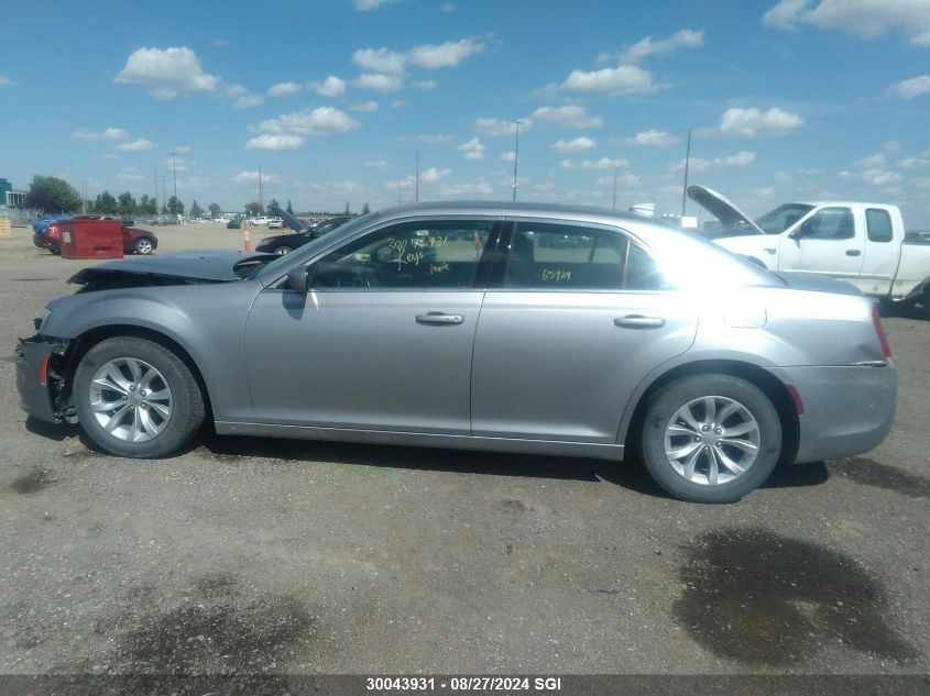 2C3CCAAG7JH307978 2018 Chrysler 300 Touring