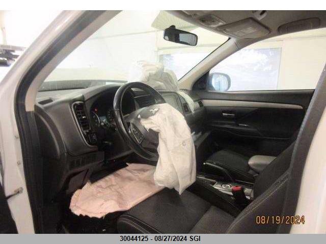 2018 Mitsubishi Outlander Es VIN: JA4AZ2A31JZ616571 Lot: 30044125