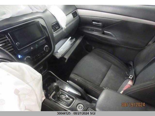 2018 Mitsubishi Outlander Es VIN: JA4AZ2A31JZ616571 Lot: 30044125